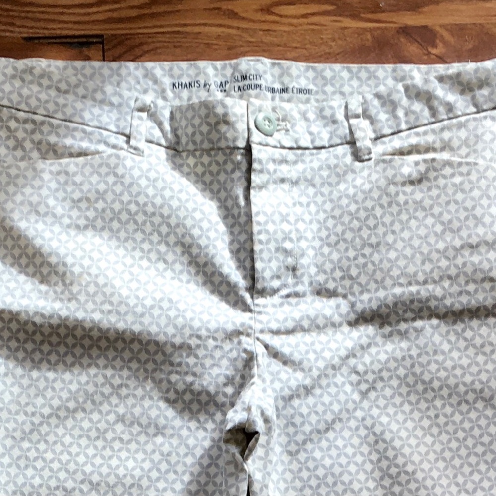 Khakis by GAP Slim City Gray and White Pattern